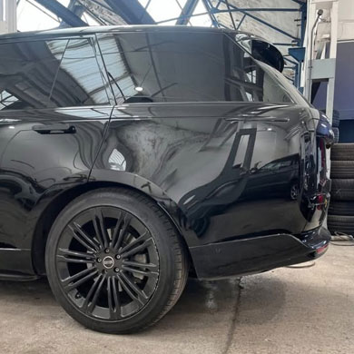 Range Rover full side repair and paint